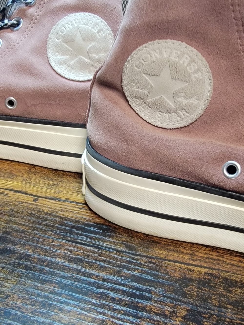 Converse Chuck Taylor 70 Suede Hi - Picture 7 of 12